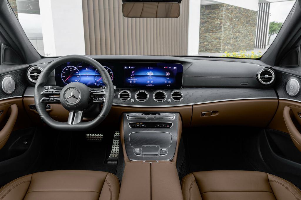 Noi that xe Mercedes Benz E Class 2021 Xesang net - Đ&aacute;nh gi&aacute; xe Mercedes E Class 2025: Sang chảnh v&agrave; nhiều c&ocirc;ng nghệ