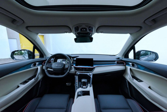 lynk co 06 4 640x427 1 - Lynk & Co 06 gi&aacute; lăn b&aacute;nh khuyến m&atilde;i, Đ&aacute;nh gi&aacute; th&ocirc;ng số kỹ thuật