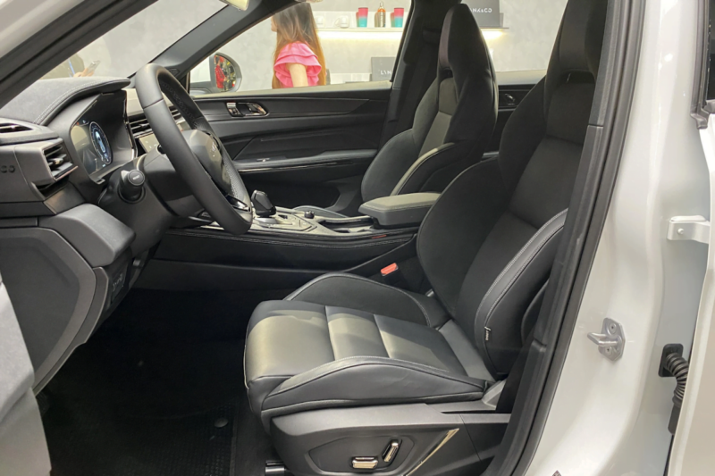 danh gia xe lynk co 01 10 800x533 2 - Lynk & Co 01 2025 gi&aacute; lăn b&aacute;nh khuyến m&atilde;i, Đ&aacute;nh gi&aacute; th&ocirc;ng số kỹ thuật