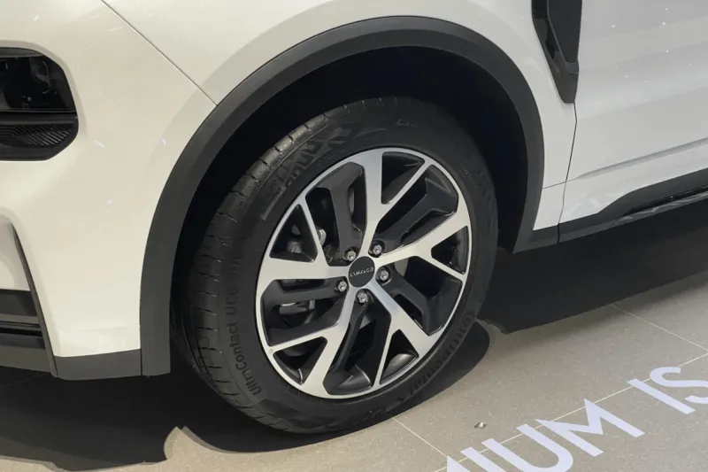 danh gia xe lynk co 01 4 800x533 2 - Lynk & Co 01 2025 gi&aacute; lăn b&aacute;nh khuyến m&atilde;i, Đ&aacute;nh gi&aacute; th&ocirc;ng số kỹ thuật