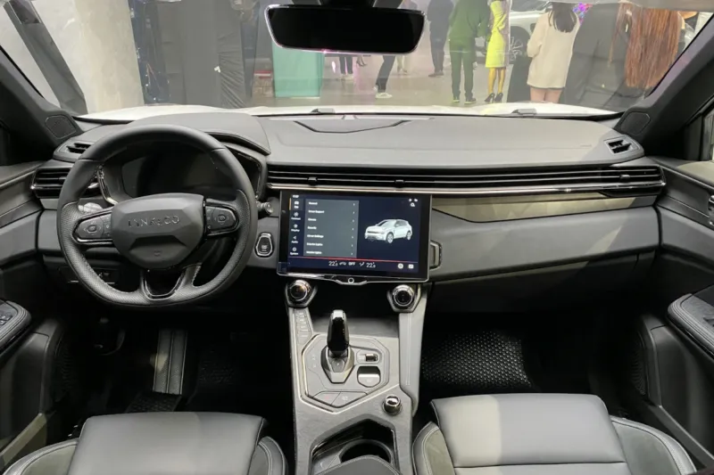 danh gia xe lynk co 01 7 800x533 2 - Lynk & Co 01 2025 gi&aacute; lăn b&aacute;nh khuyến m&atilde;i, Đ&aacute;nh gi&aacute; th&ocirc;ng số kỹ thuật