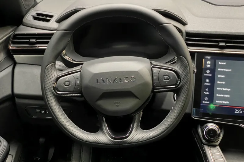 danh gia xe lynk co 01 8 800x533 2 - Lynk & Co 01 2025 gi&aacute; lăn b&aacute;nh khuyến m&atilde;i, Đ&aacute;nh gi&aacute; th&ocirc;ng số kỹ thuật