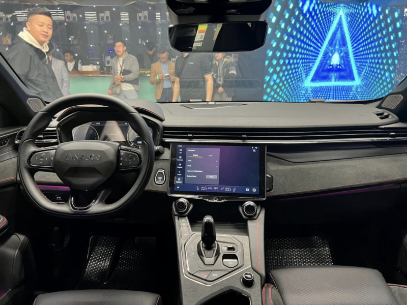 danh gia xe lynk co 05 16 800x600 1 - Lynk & Co 05 gi&aacute; lăn b&aacute;nh khuyến m&atilde;i, Đ&aacute;nh gi&aacute; th&ocirc;ng số kỹ thuật