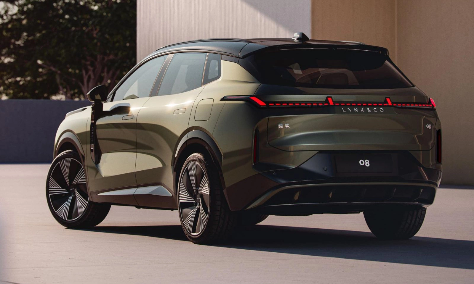 lynk co 08 cuv hybrid winauto 4 - Lynk & Co 08 ch&iacute;nh thức nhận đặt cọc tại Việt Nam: Cơn gi&oacute; mới từ Trung Quốc c&oacute; đủ sức l&agrave;m &ldquo;rung chuyển&rdquo; ph&acirc;n kh&uacute;c CUV hybrid?